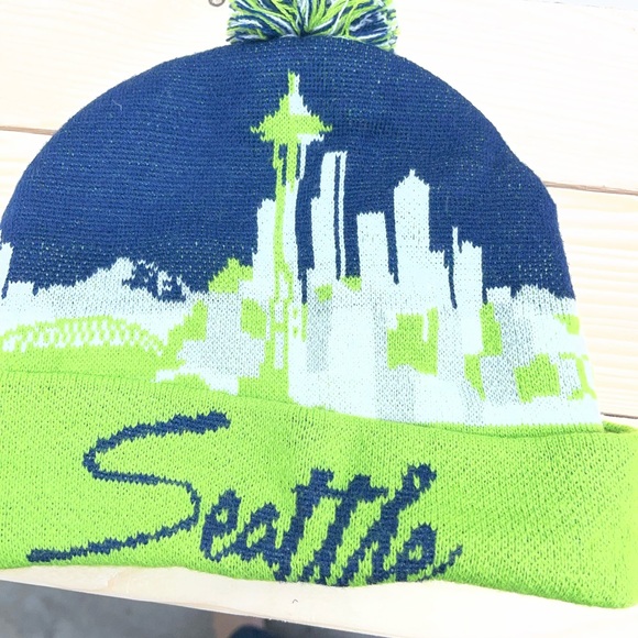 Seattle Skyline Pom-Pom Beanie - Blue and Green - Picture 4 of 4